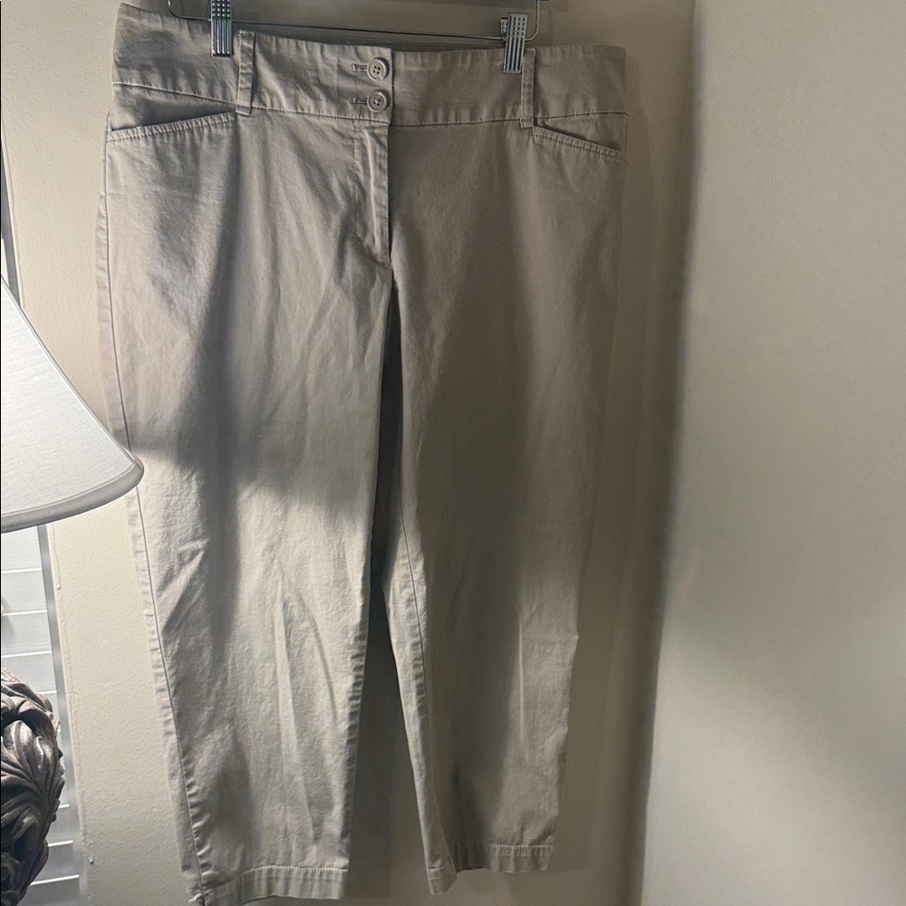 LOFT Beige Capris